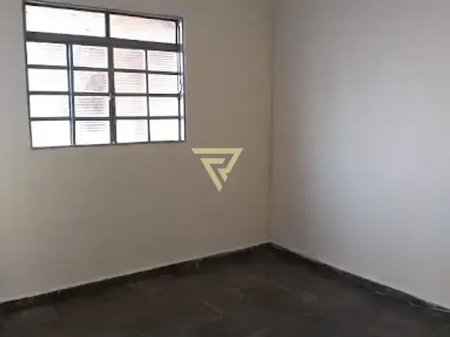 Casa com 200m² 2 quartos e 1 banheiro, à venda, no bairro Antônio Marincek em Ribeirão Preto