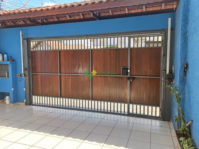 Casa à venda, no bairro Vila Rea em Poá