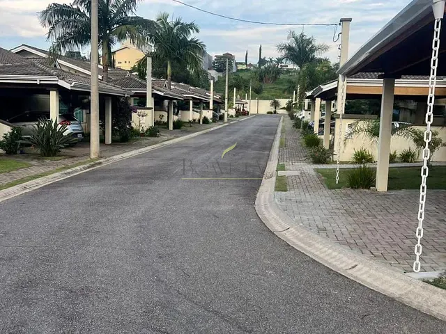 Casa com 336m² 3 quartos e 2 banheiros, à venda, no bairro Jardim Santa Bárbara em Atibaia