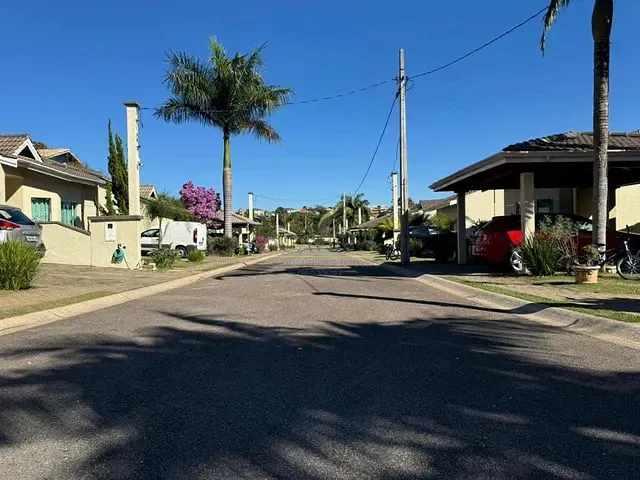 Casa com 336m² 3 quartos e 2 banheiros, à venda, no bairro Jardim Santa Bárbara em Atibaia