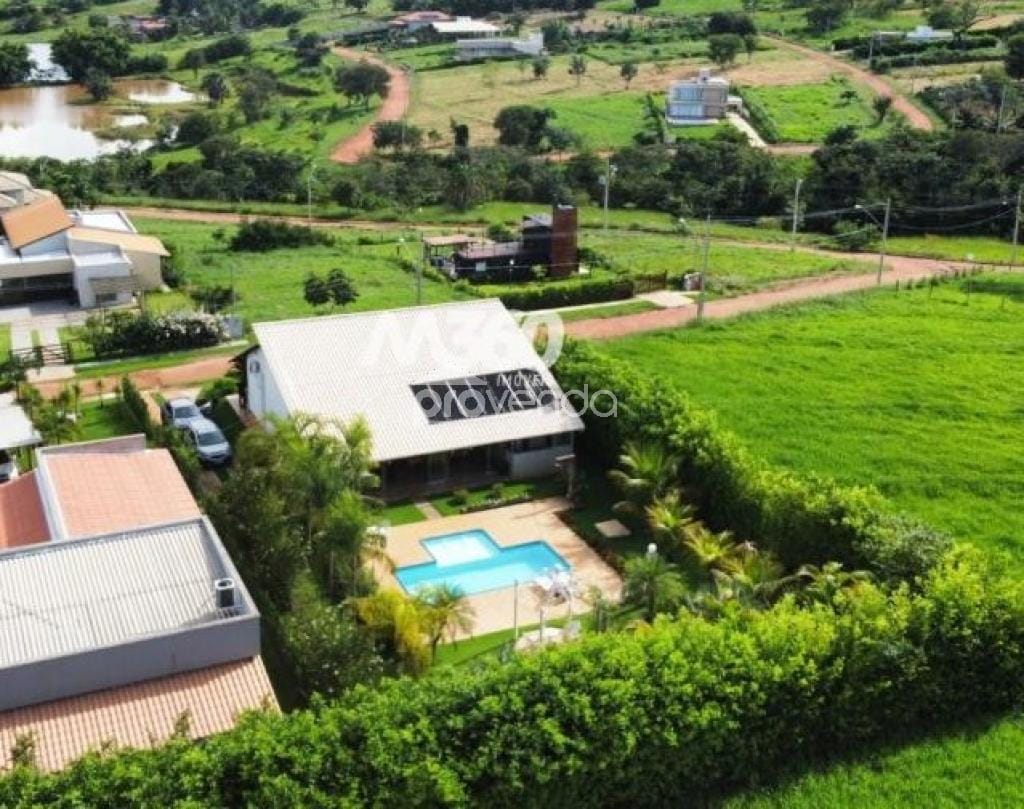 Casa, 3 quartos, 227 m² - Foto 1