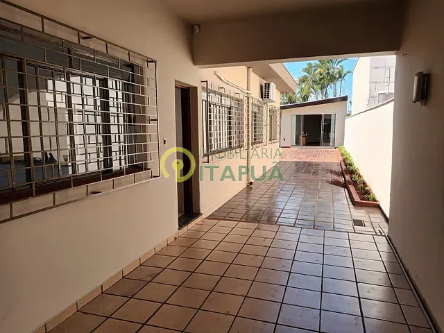 Casa com 600m² 4 quartos e 3 banheiros, à venda, no bairro Jardim Shangri-la A em Londrina