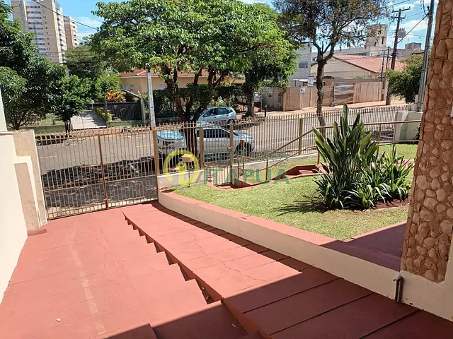 Casa com 600m² 4 quartos e 3 banheiros, à venda, no bairro Jardim Shangri-la A em Londrina