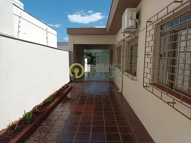 Casa com 600m² 4 quartos e 3 banheiros, à venda, no bairro Jardim Shangri-la A em Londrina