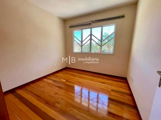 Casa 4 quartos e 4 banheiros, para alugar, no bairro Condomínio Flamboyants em Lavras