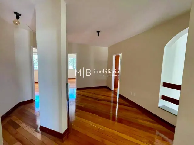 Casa 4 quartos e 4 banheiros, para alugar, no bairro Condomínio Flamboyants em Lavras