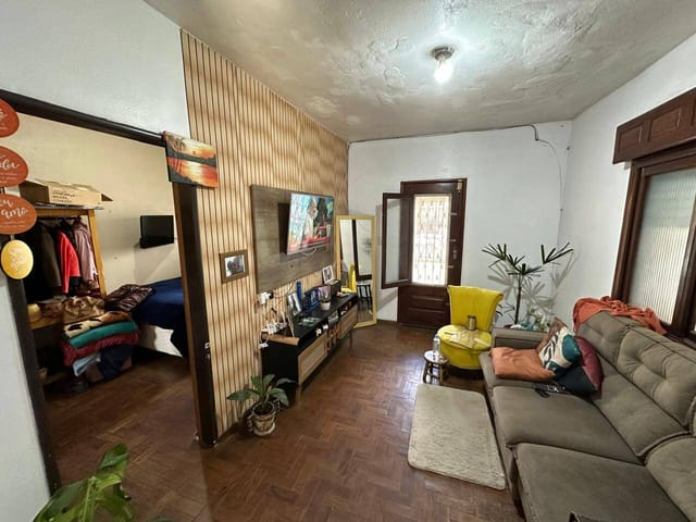 Casa com 180m² 3 quartos e 1 banheiro, à venda, no bairro Fragata em Pelotas