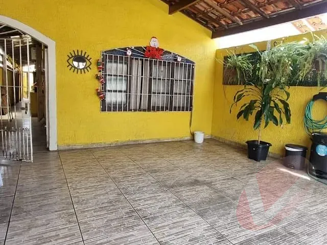 Casa com 125m² 2 quartos e 1 banheiro, à venda, no bairro Maracanã em Praia Grande