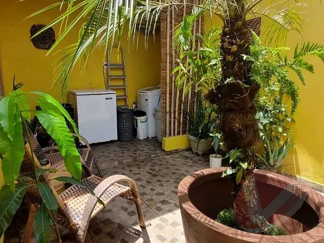 Casa com 125m² 2 quartos e 1 banheiro, à venda, no bairro Maracanã em Praia Grande