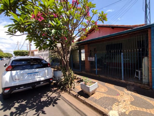 Casa com 600m² 2 quartos e 1 banheiro, à venda, no bairro Centro em Casa Branca