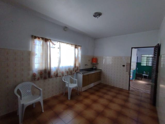 Casa com 600m² 2 quartos e 1 banheiro, à venda, no bairro Centro em Casa Branca