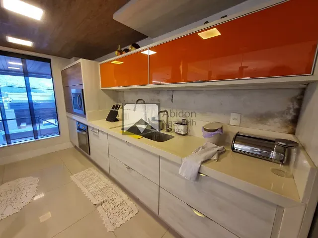 Casa com 300m² 4 quartos e 2 banheiros, à venda, no bairro São Francisco em Niterói