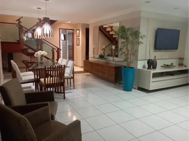 Casa com 300m² 3 quartos e 3 banheiros, à venda, no bairro Parque Jóquei Club em Campos dos Goytacazes