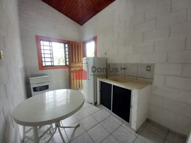 Kitnet para alugar, no bairro Jardim Cristina em Pindamonhangaba