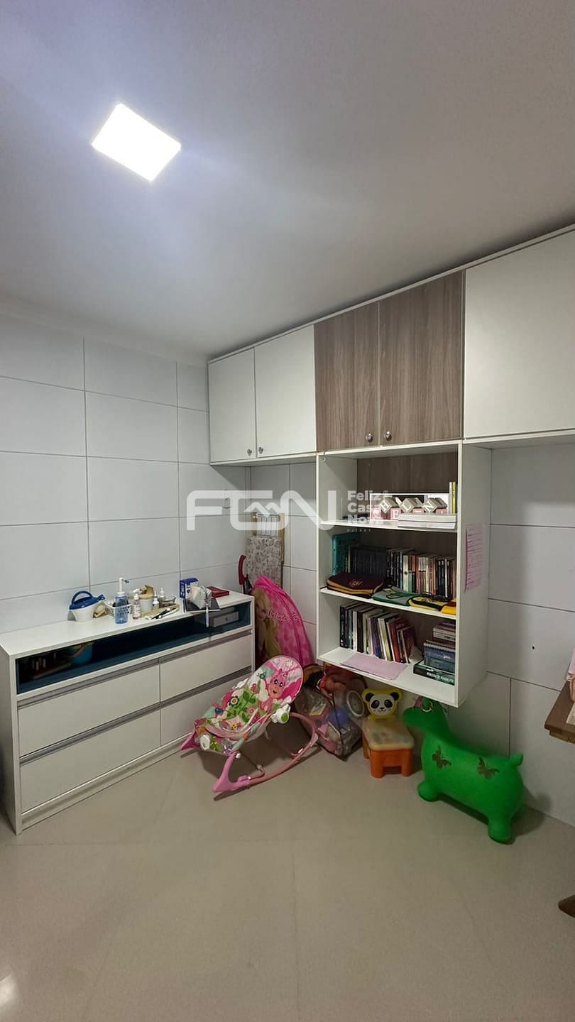 Casa à venda com 2 quartos, 75m² - Foto 11