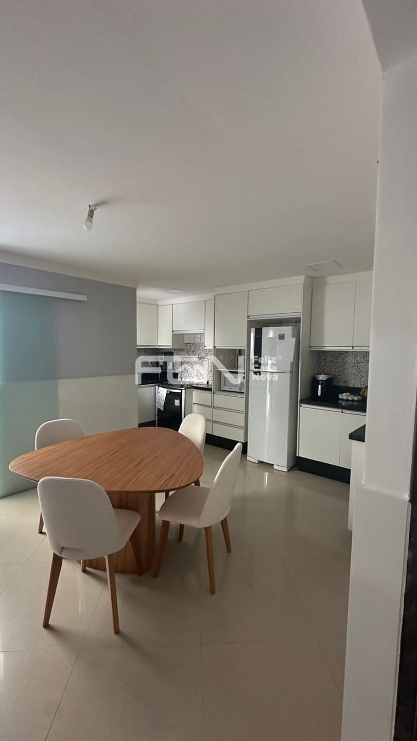 Casa à venda com 2 quartos, 75m² - Foto 8