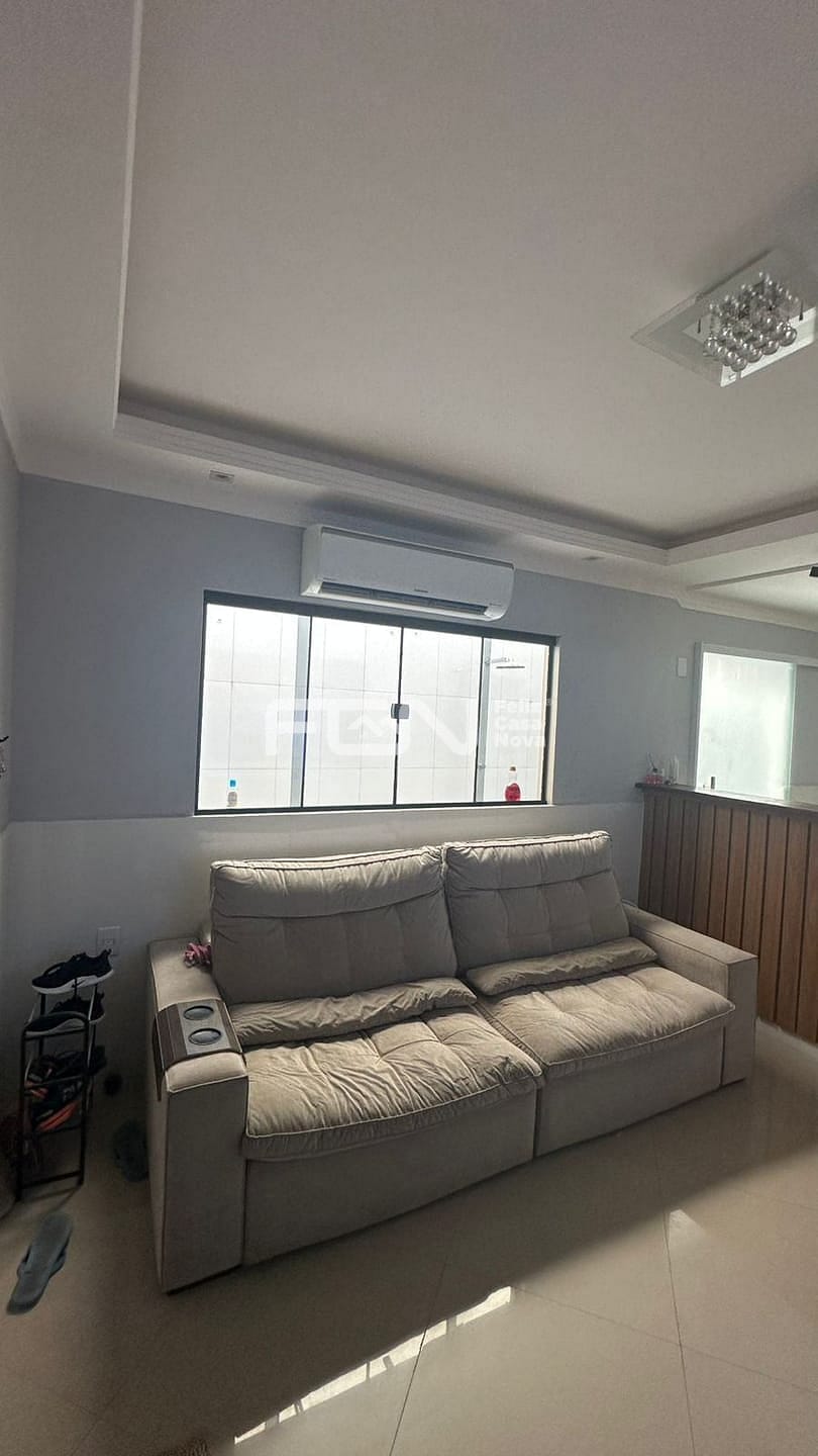 Casa à venda com 2 quartos, 75m² - Foto 2
