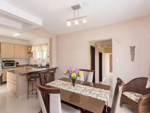 Casa com 492m² 4 quartos e 3 banheiros, à venda, no bairro Santa Felicidade em Curitiba