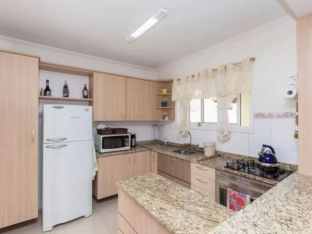 Casa com 492m² 4 quartos e 3 banheiros, à venda, no bairro Santa Felicidade em Curitiba