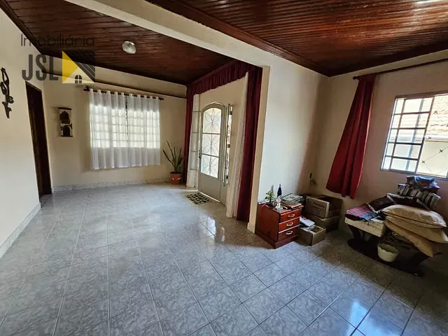 Casa com 175m² 3 quartos e 2 banheiros, à venda, no bairro Vila Santa Izabel em Caçapava