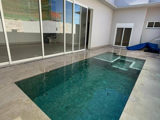 Casa com 330m² 3 quartos e 1 banheiro, à venda, no bairro Residencial Paris em Sinop