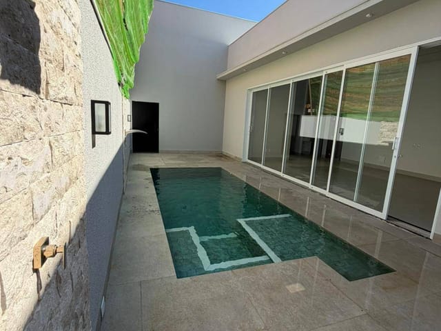 Casa com 330m² 3 quartos e 1 banheiro, à venda, no bairro Residencial Paris em Sinop