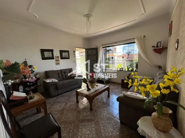 Casa com 300m² 3 quartos e 3 banheiros, à venda, no bairro Jardim Rio Branco em Andradas