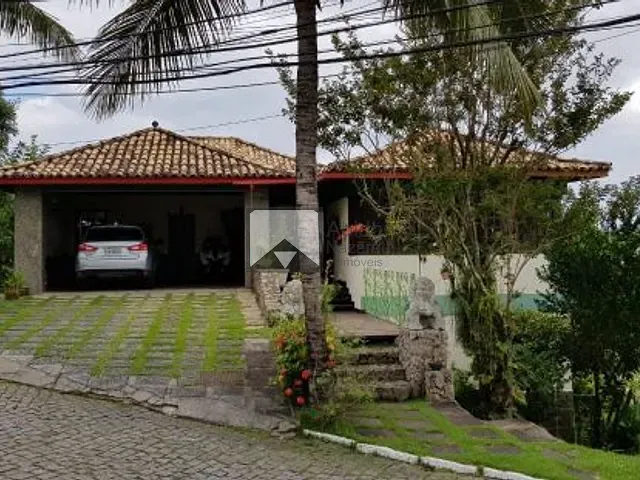 Casa com 780m² 5 quartos e 5 banheiros, à venda, no bairro Piratininga em Niterói