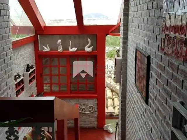 Casa com 780m² 5 quartos e 5 banheiros, à venda, no bairro Piratininga em Niterói