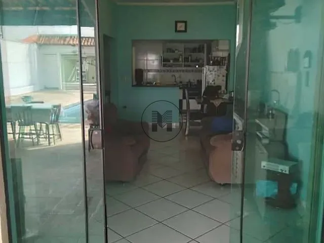 Casa com 300m² 2 quartos e 3 banheiros, à venda, no bairro Residencial Village Santana em Guaratinguetá