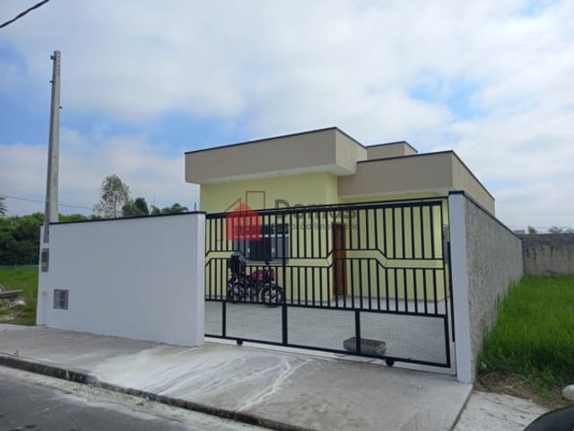 Casa com 175m², à venda, no bairro Res. Santa Clara em Pindamonhangaba