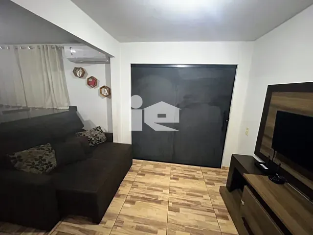Casa 1 quarto e 1 banheiro, à venda, no bairro Jardim Rosângelo em Rolândia