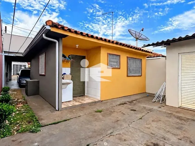 Casa 1 quarto e 1 banheiro, à venda, no bairro Jardim Rosângelo em Rolândia