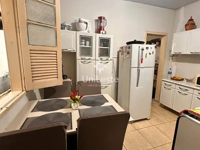 Casa 9 quartos e 6 banheiros, à venda, no bairro Sagrada Família em Belo Horizonte