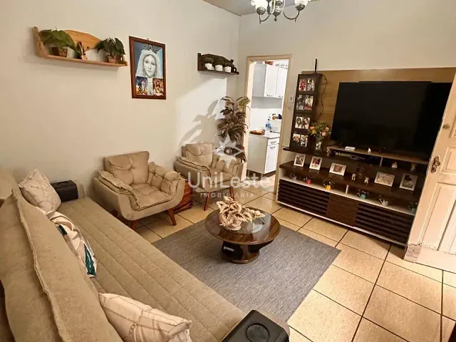 Casa 9 quartos e 6 banheiros, à venda, no bairro Sagrada Família em Belo Horizonte
