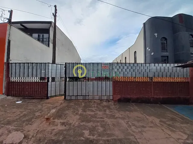 Casa com 300m² 2 quartos e 1 banheiro, à venda, no bairro Ideal em Londrina
