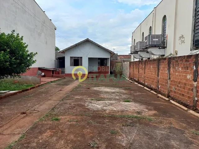 Casa com 300m² 2 quartos e 1 banheiro, à venda, no bairro Ideal em Londrina