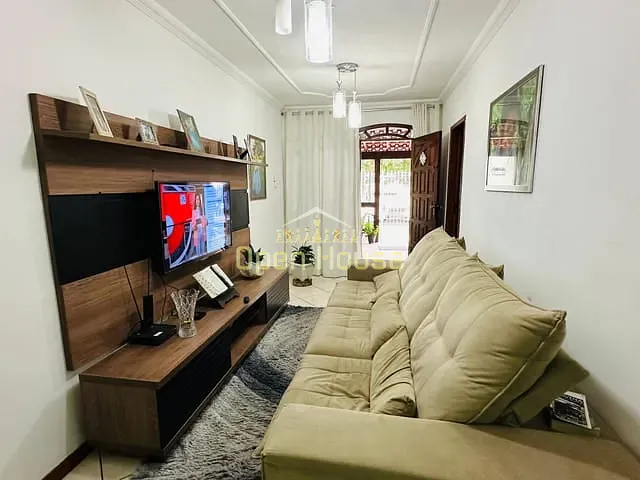 Casa 3 quartos e 2 banheiros, à venda, no bairro Vila Rica-Casa de Pedra em Volta Redonda