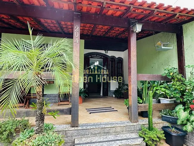 Casa 3 quartos e 2 banheiros, à venda, no bairro Vila Rica-Casa de Pedra em Volta Redonda