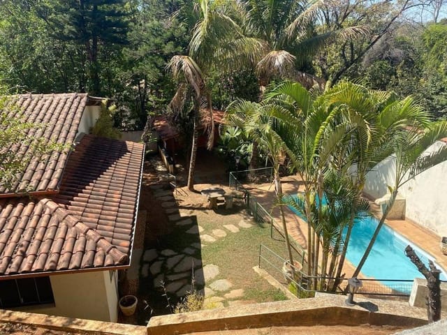 Casa com 1000m² 7 quartos e 8 banheiros, à venda, no bairro Braúnas em Belo Horizonte
