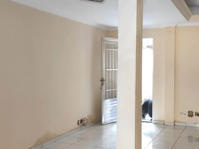 Sobrado com 222m² 4 quartos e 1 banheiro, à venda, no bairro Conjunto Alvorada em Poá