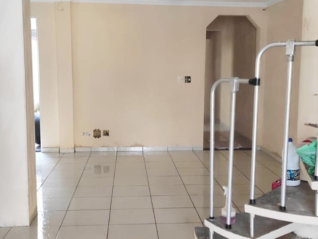 Sobrado com 222m² 4 quartos e 1 banheiro, à venda, no bairro Conjunto Alvorada em Poá