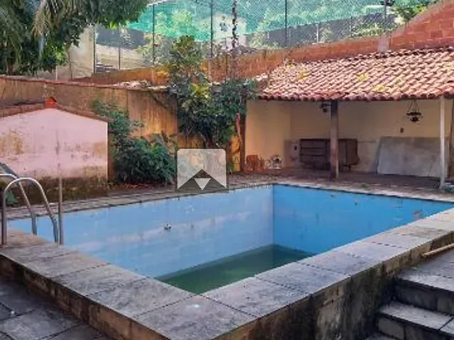 Casa com 480m² 3 quartos e 3 banheiros, à venda, no bairro Santa Rosa em Niterói