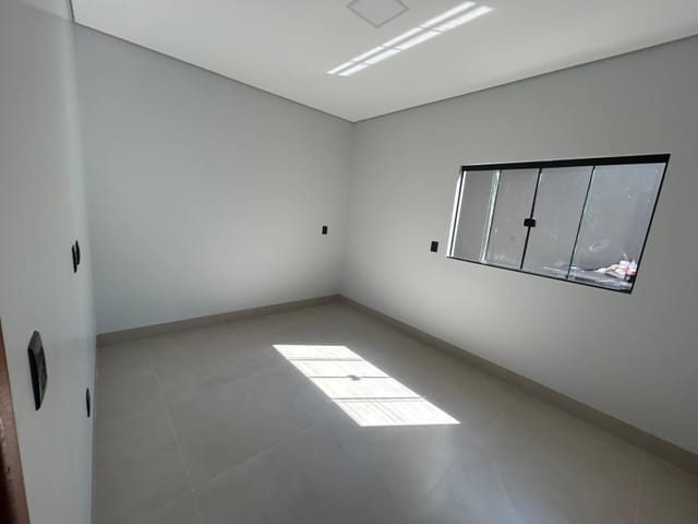 Foto do Casa - Casa à Venda no Bairro Água Santa – 3 Quartos, Suíte, Garagem para 2 Carros e Excelente Localização em Área Valorizada | ApêHouse | Imobi