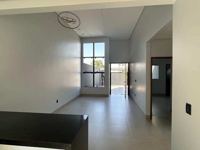 Foto do Casa - Casa à Venda no Bairro Água Santa – 3 Quartos, Suíte, Garagem para 2 Carros e Excelente Localização em Área Valorizada | ApêHouse | Imobi