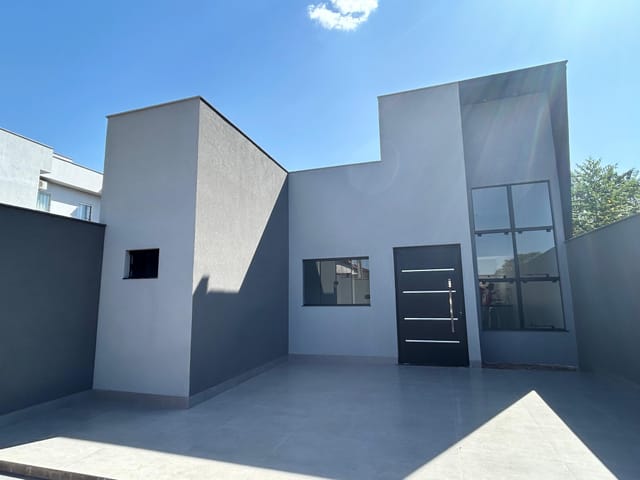 Foto do Casa - Casa à Venda no Bairro Água Santa – 3 Quartos, Suíte, Garagem para 2 Carros e Excelente Localização em Área Valorizada | ApêHouse | Imobi