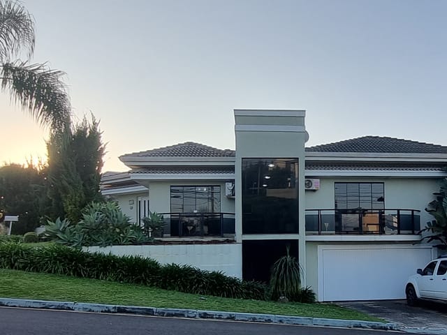 Casa com 409m² 3 quartos e 4 banheiros, à venda, no bairro Oficinas em Ponta Grossa