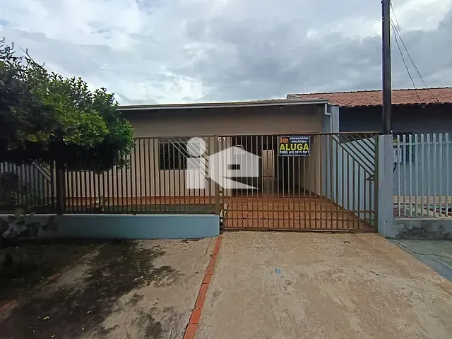 Casa 3 quartos e 1 banheiro, para alugar, no bairro Vila Oliveira em Rolândia