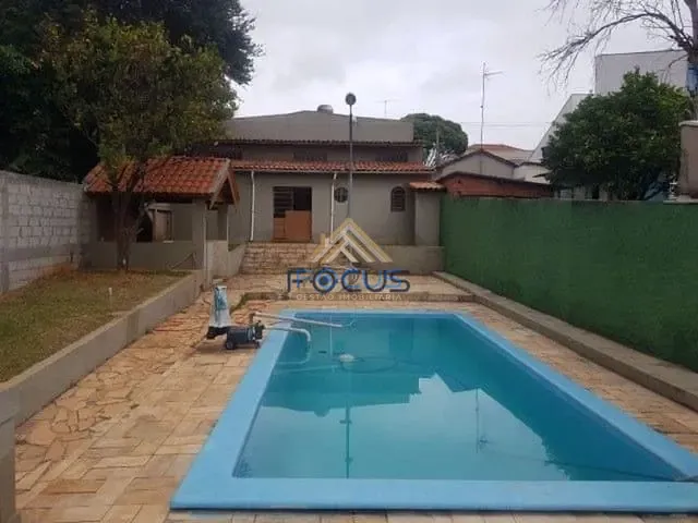 Casa com 600m² 3 quartos e 2 banheiros, à venda, no bairro Vila Arens II em Jundiaí