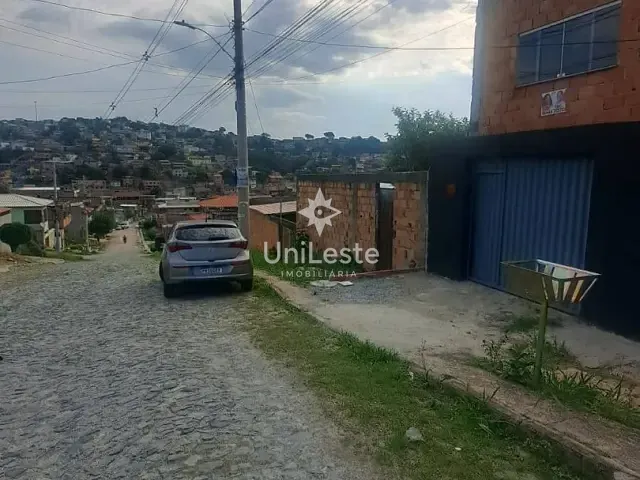 Casa 4 quartos e 4 banheiros, à venda, no bairro Jardim Vitória em Belo Horizonte